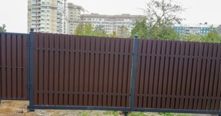 Купить распашные ворота из штакетника Петергоф, цена от 2738 руб.