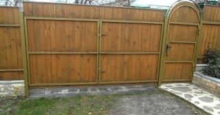 Купить распашные ворота деревянные Петергоф, цена от 2738 руб.