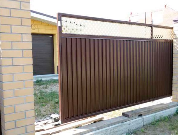 Эстетика и Надежность: Ворота Grand Line для Вашего Дома в Петергофе от 36989 руб